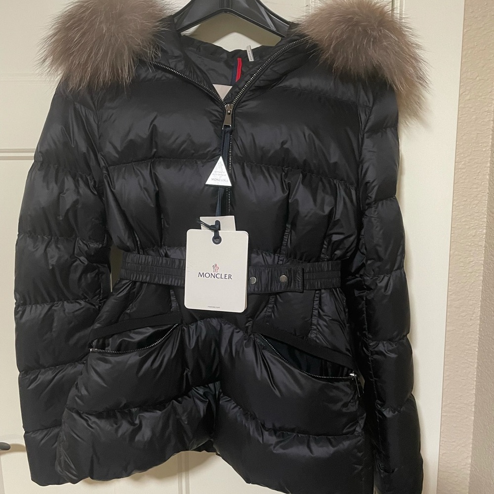 Moncler  Boed Fox Fur-Trim Down Jacket❤️